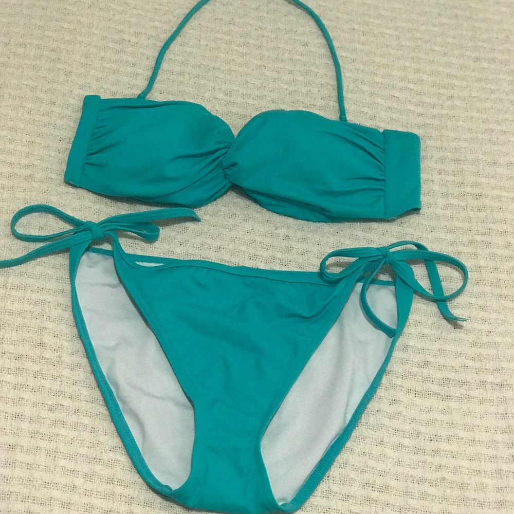 Victoria’s Secret bikini